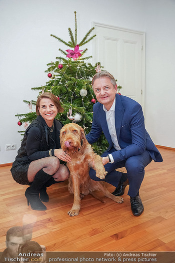 Jingle Mingle Weihnachtsempfang - Büro Gerstbauer - Di 09.12.2025 - Kristina SPERNGER, Gerald GERSTBAUER mit Hund Milo26