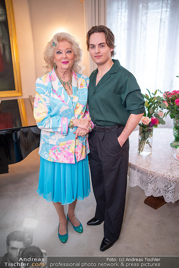 Stargast Präsentation Zuckerbäckerball - Privatwohnung, Wien - Mi 10.12.2025 - Birgit SARATA, Moritz MAUSSER20