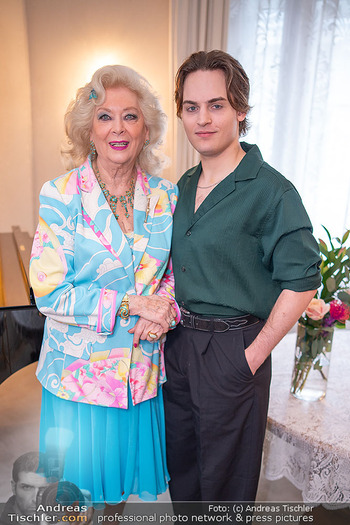 Stargast Präsentation Zuckerbäckerball - Privatwohnung, Wien - Mi 10.12.2025 - Birgit SARATA, Moritz MAUSSER21