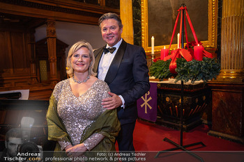 Benefiz Weihnachtskonzert - Lutherische Stadtkirche, Wien - Mi 10.12.2025 - Camilla NYLUND mit Ehemann Anton SARIS17
