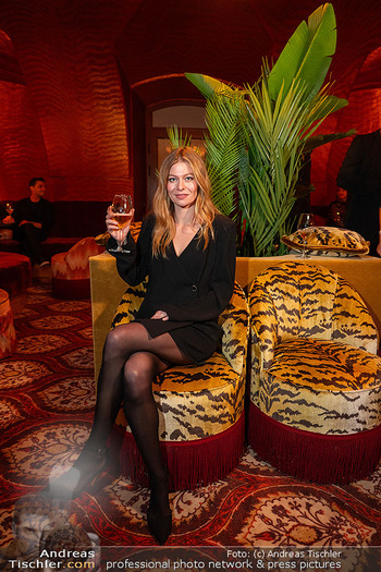 VIP Opening - Le Fou, Wien - Fr 12.12.2025 - Zoe STRAUB46