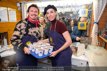 ZuKi Punsch Charity - Lions Club Punschstand Am Graben, Wien - Do 18.12.2025 - Julian LE PLAY, Nadja BERNHARD2