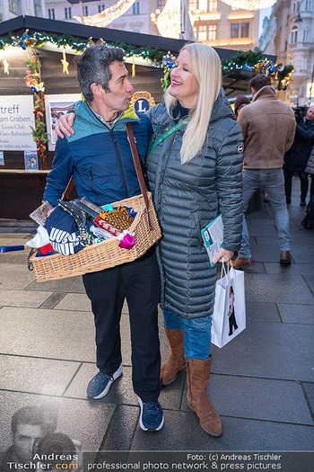 ZuKi Punsch Charity - Lions Club Punschstand Am Graben, Wien - Do 18.12.2025 - OmarSARSAM, Claudia STÖCKL16
