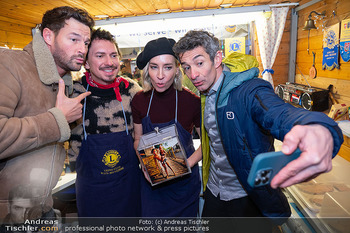 ZuKi Punsch Charity - Lions Club Punschstand Am Graben, Wien - Do 18.12.2025 - Nadja BERNHARD, Omar SARSAM, Julian LE PLAY, Paul PIZZERA20