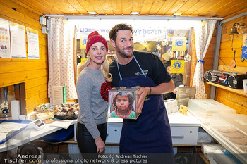 ZuKi Punsch Charity - Lions Club Punschstand Am Graben, Wien - Do 18.12.2025 - Silvia SCHNEIDER, Paul PIZZERA30