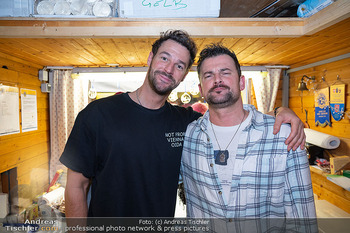 ZuKi Punsch Charity - Lions Club Punschstand Am Graben, Wien - Do 18.12.2025 - Paul PIZZERA, Sigi FINK43