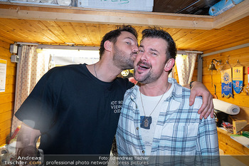 ZuKi Punsch Charity - Lions Club Punschstand Am Graben, Wien - Do 18.12.2025 - Paul PIZZERA, Sigi FINK44