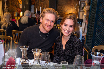 Künstler Neujahrsempfang - Marchfelderhof - Mi 07.01.2026 - Lucas Lukas FENDRICH mit Freundin Isabella11