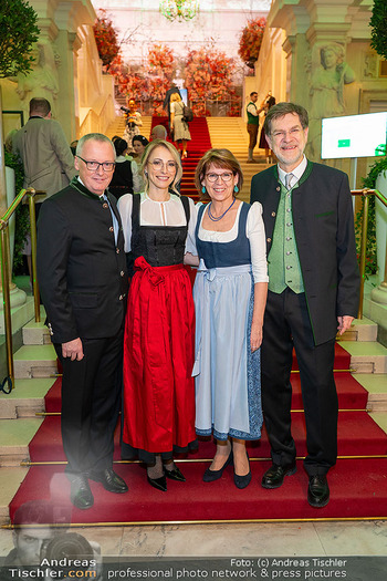 Steirerball - Hofburg, Wien - Fr 09.01.2026 - Klaus HERMANN mit Ehefrau Karin, Andreas ZAKOSTELSKY, Gerda EDEG14