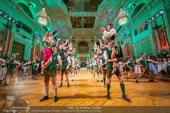 Steirerball - Hofburg, Wien - Fr 09.01.2026 - Ball Eröffnung, Tanzformation, Debütanten, Übersichtsfoto Fes90