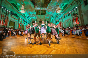 Steirerball - Hofburg, Wien - Fr 09.01.2026 - Ball Eröffnung, Tanzformation, Debütanten, Übersichtsfoto Fes93