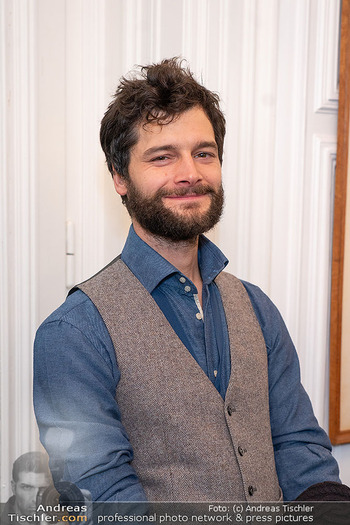 Hilfe im eigenen Land Neujahrsempfang - Fuchs Villa, Wien - Di 13.01.2026 - Aaron KARL (Portrait)65