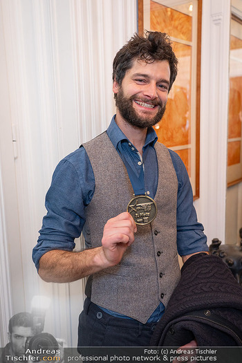 Hilfe im eigenen Land Neujahrsempfang - Fuchs Villa, Wien - Di 13.01.2026 - Aaron KARL (Portrait)67