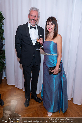 Zuckerbäckerball - Hofburg, Wien - Do 15.01.2026 - Peter EDELMANN mit Ehefrau30
