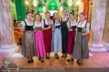 Jägerball - Hofburg, Wien - Mo 26.01.2026 - hübsche Junge Frauen in Tracht, Dirndl, Ballgäste, Debütanten12