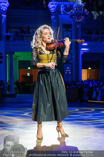 Jägerball - Hofburg, Wien - Mo 26.01.2026 - Lidia BAICH (Bühnenfoto)171