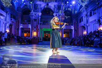 Jägerball - Hofburg, Wien - Mo 26.01.2026 - Lidia BAICH (Bühnenfoto)176