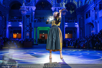 Jägerball - Hofburg, Wien - Mo 26.01.2026 - Lidia BAICH (Bühnenfoto)180