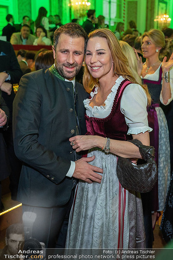Jägerball - Hofburg, Wien - Mo 26.01.2026 - Georg DORNAUER, Eva SCHÜTZ250