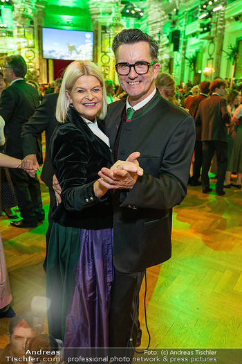 Jägerball - Hofburg, Wien - Mo 26.01.2026 - Klaudia TANNER mit Ehemann Martin260