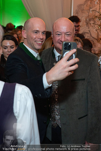 Jägerball - Hofburg, Wien - Mo 26.01.2026 - Selfie mit Christian STOCKER272