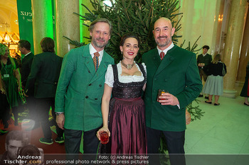 Jägerball - Hofburg, Wien - Mo 26.01.2026 - Marximlian MAYR-MELNHOF, Lena HOSCHEK mit Freund Vincent275