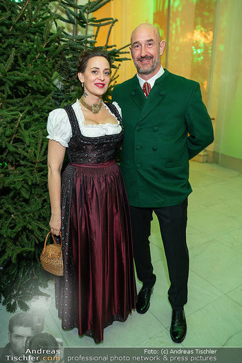 Jägerball - Hofburg, Wien - Mo 26.01.2026 - Lena HOSCHEK mit Freund Vincent277