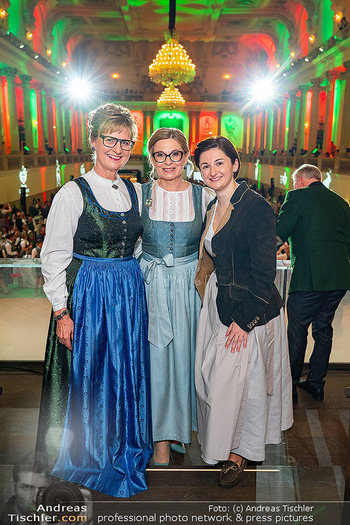 Jägerball - Hofburg, Wien - Mo 26.01.2026 - Christa KUMMER, Marlene SVAZEK, Maria PATEK313