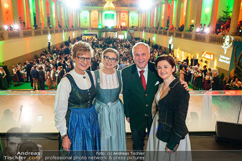 Jägerball - Hofburg, Wien - Mo 26.01.2026 - Christa KUMMER, Marlene SVAZEK, Maria PATEK, Walter ROSENKRANZ315