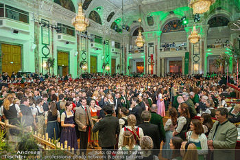 Jägerball - Hofburg, Wien - Mo 26.01.2026 - Übersichtsfoto voller Ballsaal, Tanzfläche, Tanzpaare, Quadril347