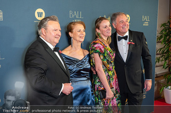 Ball der Wiener Wirtschaft - Hofburg, Wien - Fr 30.01.2026 - Michael LUDWIG, Irmtraud ROSSGATTERER, Walter RUCK mit Ehefrau P45
