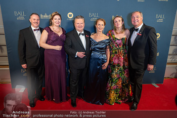 Ball der Wiener Wirtschaft - Hofburg, Wien - Fr 30.01.2026 - Michael LUDWIG, Irmtraud ROSSGATTERER, Walter RUCK mit Ehefrau P46