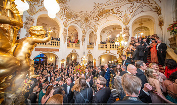 25. Grazer Opernredoute - Grazer Oper - Sa 31.01.2026 - Feststiege Übersichtsfoto Gedränke Menschenandrang, Besucher77