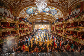 25. Grazer Opernredoute - Grazer Oper - Sa 31.01.2026 - Übersichtsfoto Ballsaal Festsaal Tanzfläche Tanzpaare Ballsais194