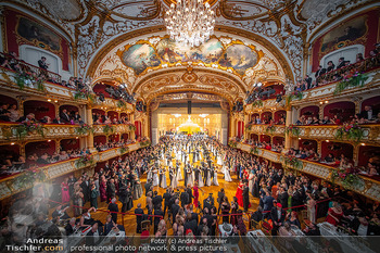 25. Grazer Opernredoute - Grazer Oper - Sa 31.01.2026 - Übersichtsfoto Ballsaal Festsaal Tanzfläche Tanzpaare Ballsais195
