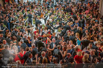 25. Grazer Opernredoute - Grazer Oper - Sa 31.01.2026 - Übersichtsfoto Ballsaal Festsaal Tanzfläche Tanzpaare Ballsais201