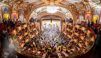 25. Grazer Opernredoute - Grazer Oper - Sa 31.01.2026 - Übersichtsfoto Ballsaal Festsaal Tanzfläche Tanzpaare Ballsais205
