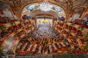 25. Grazer Opernredoute - Grazer Oper - Sa 31.01.2026 - Übersichtsfoto Ballsaal Festsaal Tanzfläche Tanzpaare Ballsais206