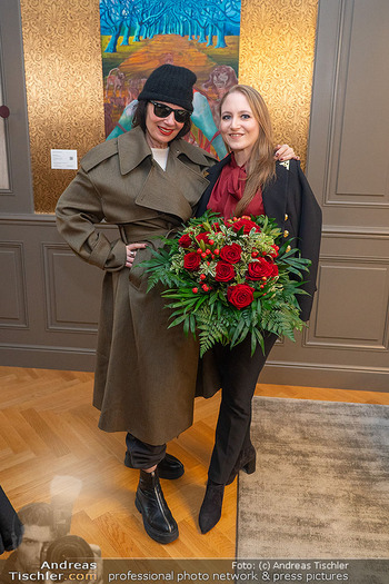 Fran Drescher Ankunft - Flughafen Wien-Schwechat - Di 10.02.2026 - Fran DRESCHER (Die Nanny), Jacqueline LUGNER2