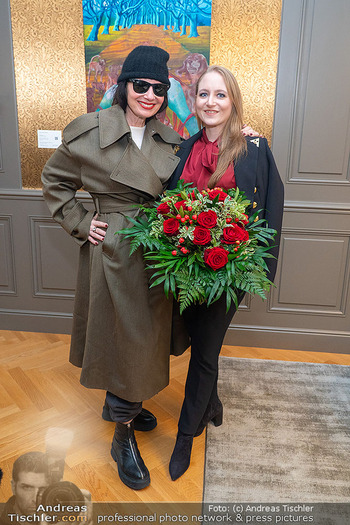 Fran Drescher Ankunft - Flughafen Wien-Schwechat - Di 10.02.2026 - Fran DRESCHER (Die Nanny), Jacqueline LUGNER4