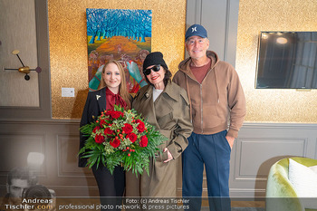 Fran Drescher Ankunft - Flughafen Wien-Schwechat - Di 10.02.2026 - Fran DRESCHER (Die Nanny), Jacqueline LUGNER, Peter Marc JACOBSE6