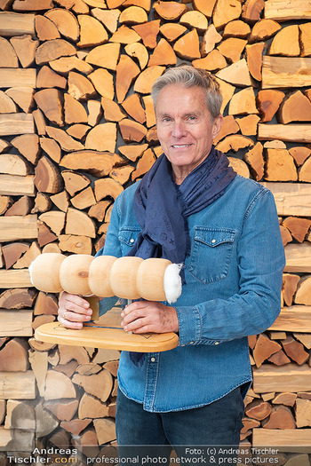 Sharon Stone bei Guschlbauer - Guschlbauer Schaumrollenfabrik St. Willibald - Di 10.02.2026 - Alfons HAIDER (Portrait)13