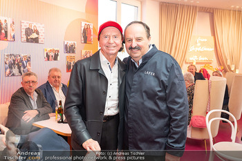 Sharon Stone bei Guschlbauer - Guschlbauer Schaumrollenfabrik St. Willibald - Di 10.02.2026 - Heribert KASPER, Johann LAFER19