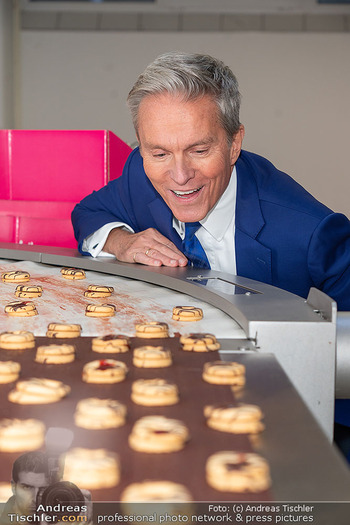 Sharon Stone bei Guschlbauer - Guschlbauer Schaumrollenfabrik St. Willibald - Di 10.02.2026 - Alfons HAIDER32