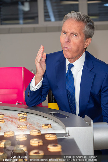 Sharon Stone bei Guschlbauer - Guschlbauer Schaumrollenfabrik St. Willibald - Di 10.02.2026 - Alfons HAIDER35