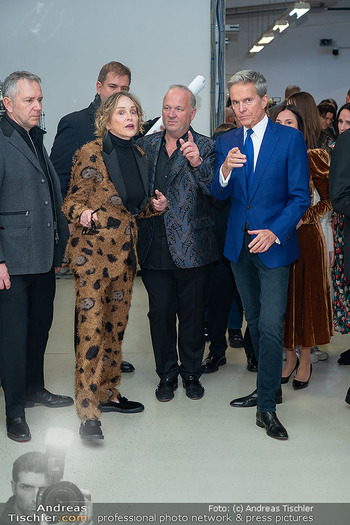 Sharon Stone bei Guschlbauer - Guschlbauer Schaumrollenfabrik St. Willibald - Di 10.02.2026 - Sharon STONE, Karl GUSCHLBAUER, Alfons HAIDER67