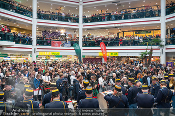 An afternoon with Fran Drescher - Lugner City - Mi 11.02.2026 - Publikum, volles Haus in der Lugner City, Fans, Zuschauer3