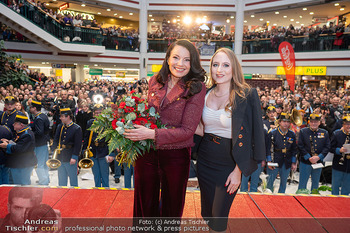 An afternoon with Fran Drescher - Lugner City - Mi 11.02.2026 - Fran DRESCHER, Jacqueline LUGNER24