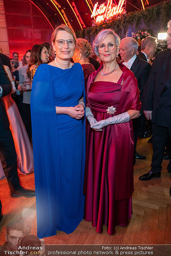 Juristenball 2026 - Wiener Hofburg - Sa 14.02.2026 - Anna SPORRER, Stefanie HUBIG45