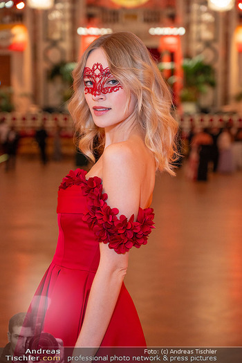 Rudolfina Redoute - Hofburg, Wien - Mo 16.02.2026 - Valerie HUBER (Portrait mit Maske)65